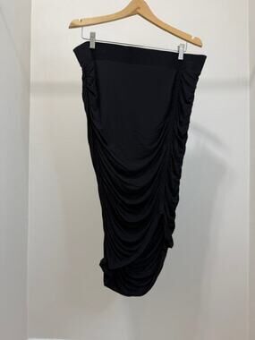 Torrid Ruched Stretch Midi Skirt Black NWT Sz1 14/16